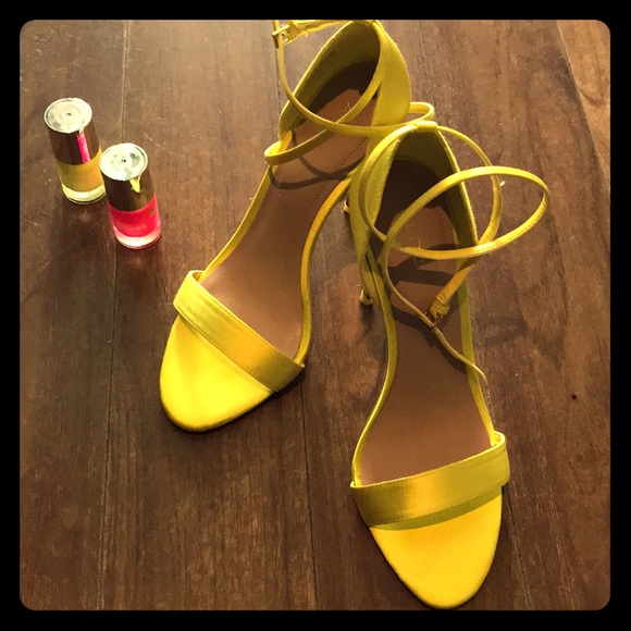 ALDO yellow fluorescent shoes - Picture 4 of 8